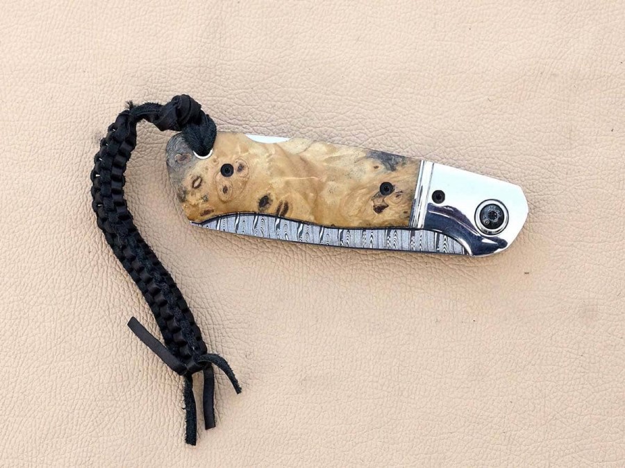 Custom Hand Made Hunting ..Lock Back..Twisted Steel Damascus Folding Knife Custom Hand Made Hunting ..Lock Back..Twisted Steel Damascus Folding Knife